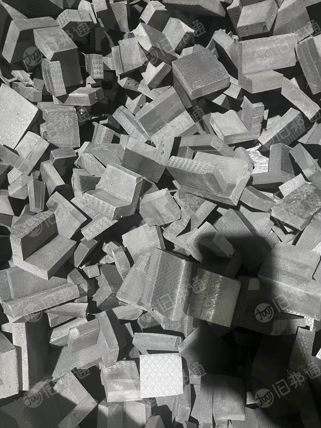 常年出售工厂下来的黑色EVA边角料