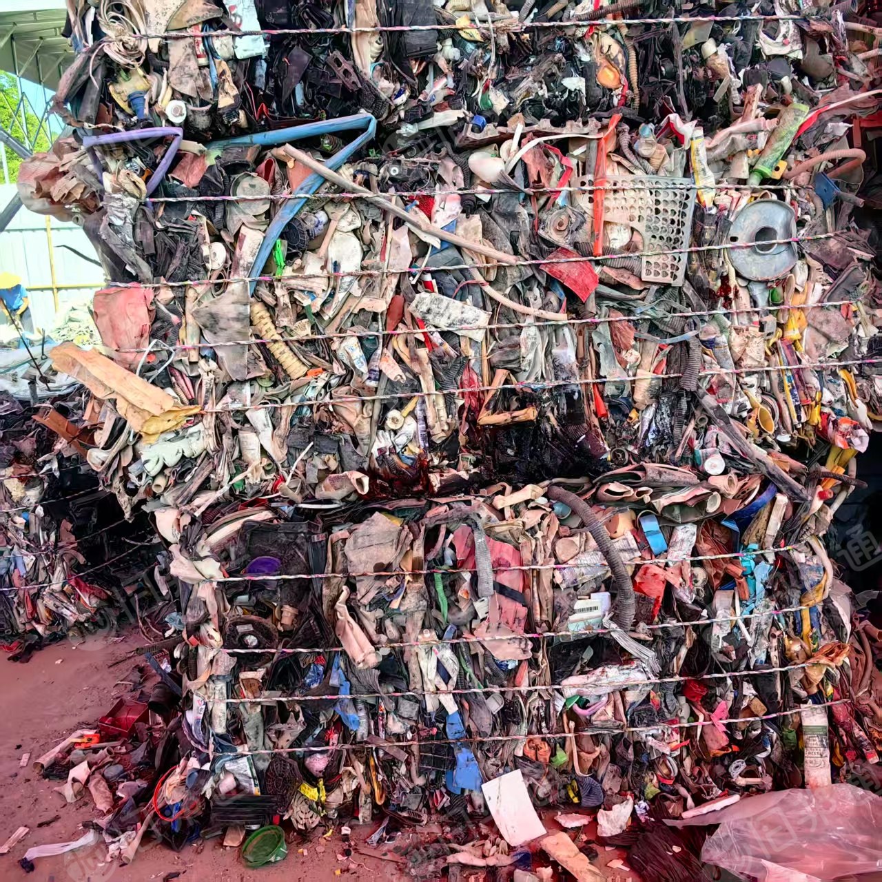 长期出售丙料与日杂响料混压,每月几百吨