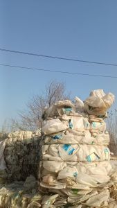 出售纯尿素桶压块