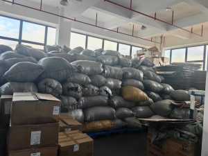 长期出售内衣厂边角料，制衣厂裁床边料，什么材质都有，现货有18吨左右，广东中山和广西河池都有厂