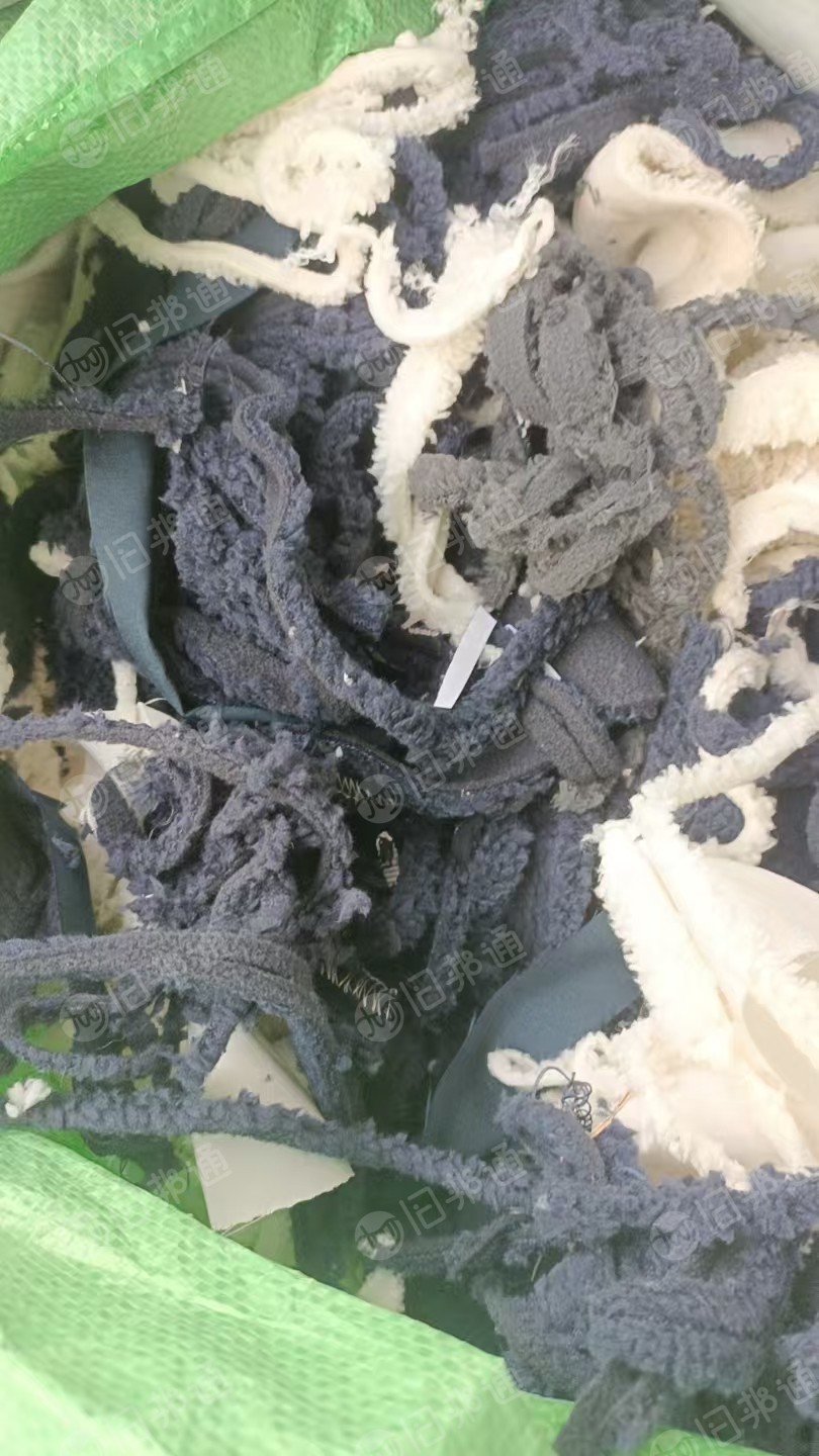 出售涤纶废布,摇粒绒边角料,绒布边角料,没有分拣,现货有十几吨,货在河北保定