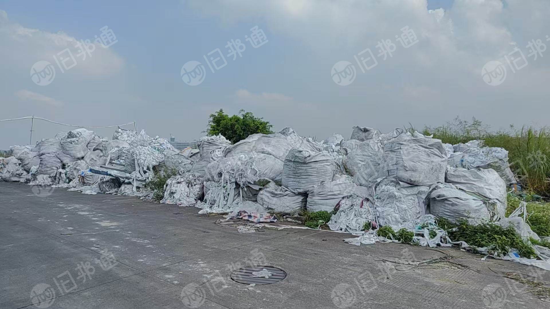 出售PE电池膜边角料，带涂层的，现货200吨