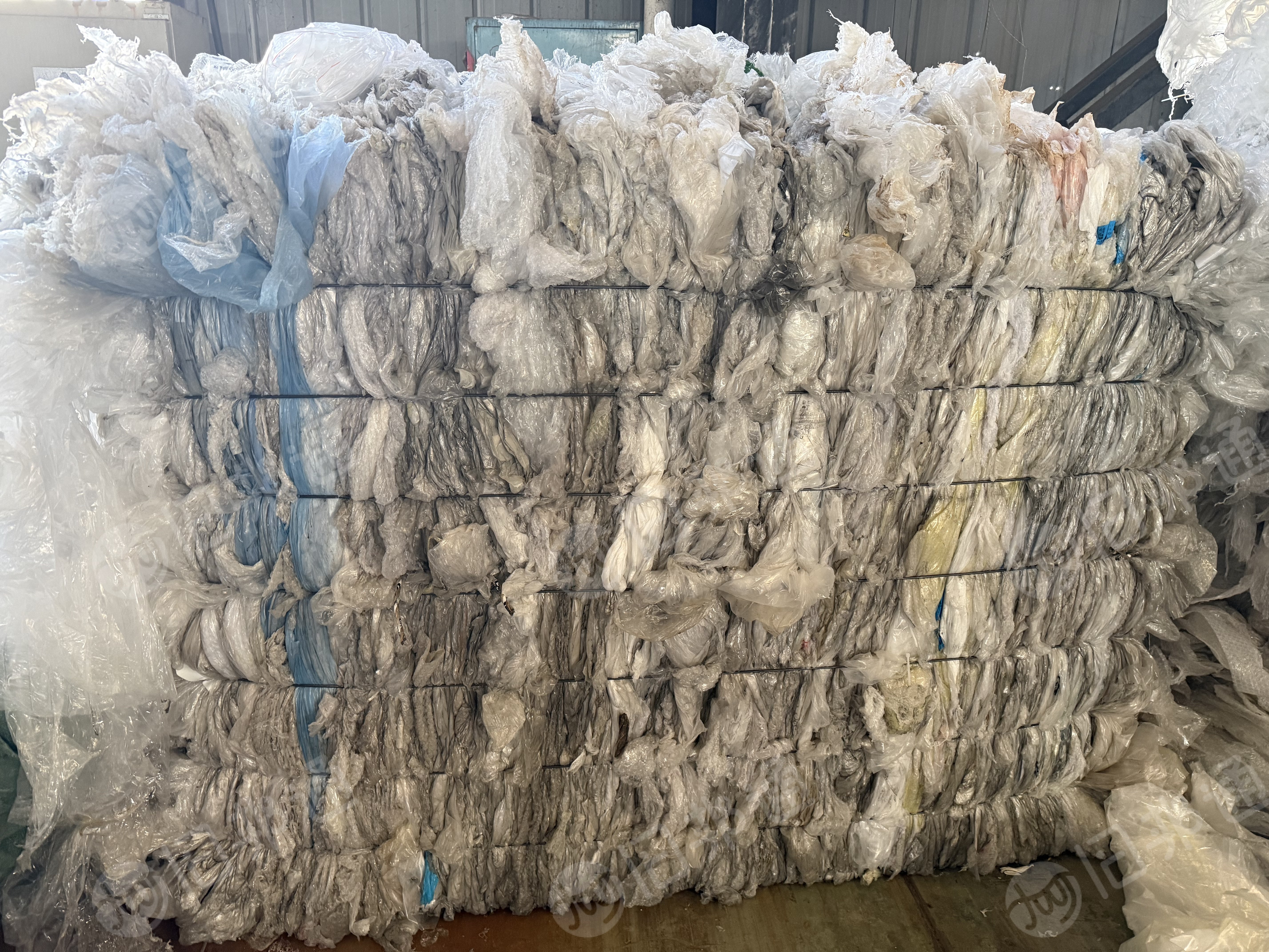 出售水洗PE膜，有一级高压的，有二级低压的，有花膜，月供20/30吨