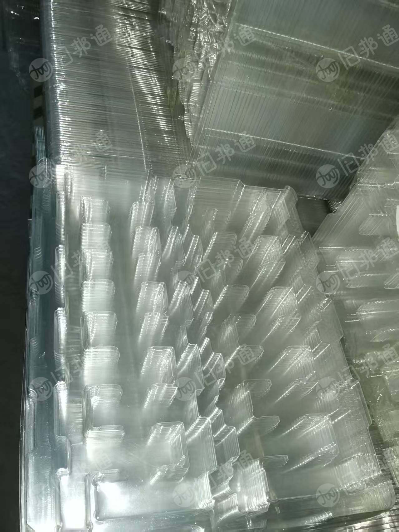 出售pet吸塑盒毛料，黑色透明的都有，现货80托