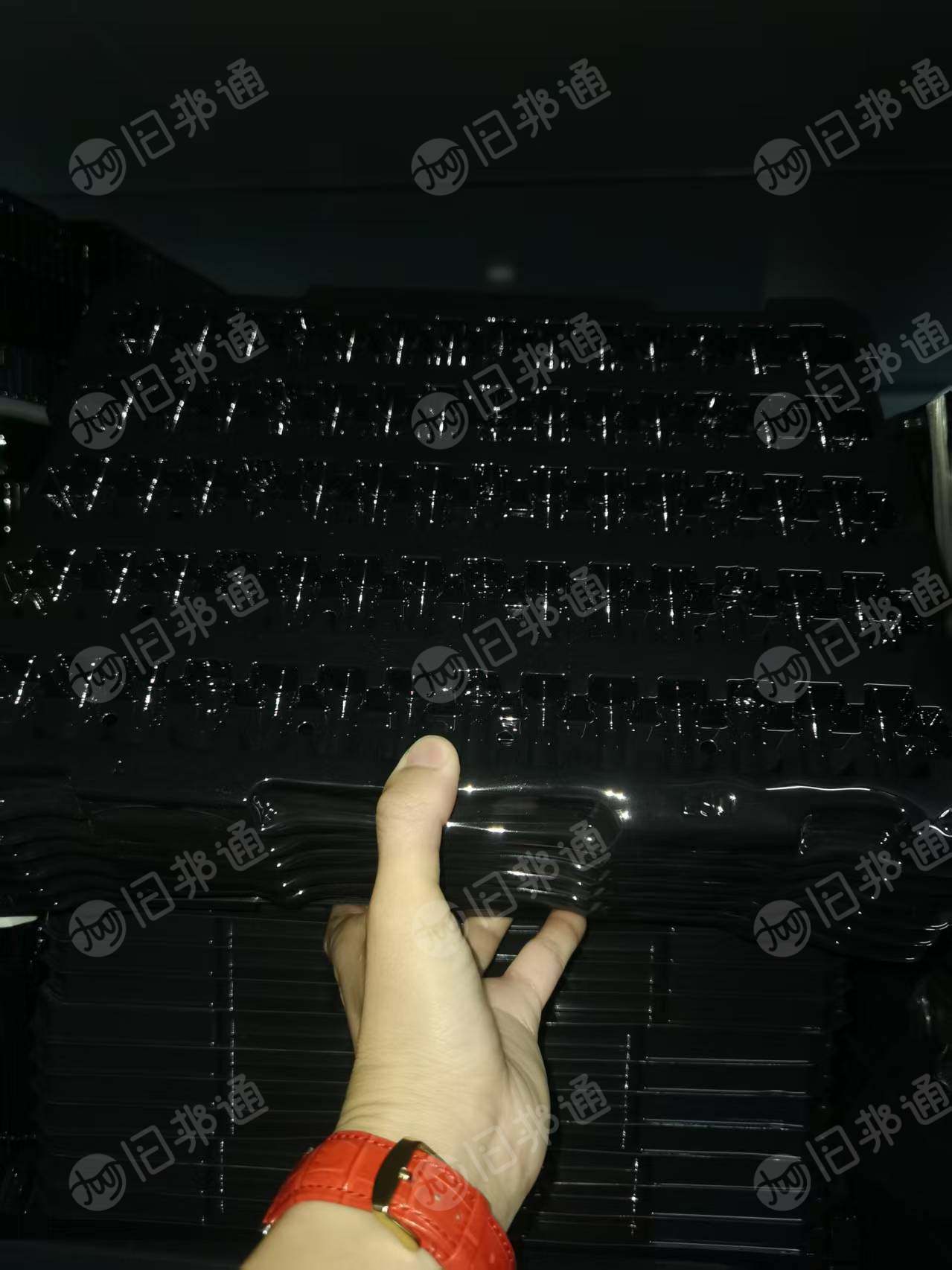 出售pet吸塑盒毛料，黑色透明的都有，现货80托