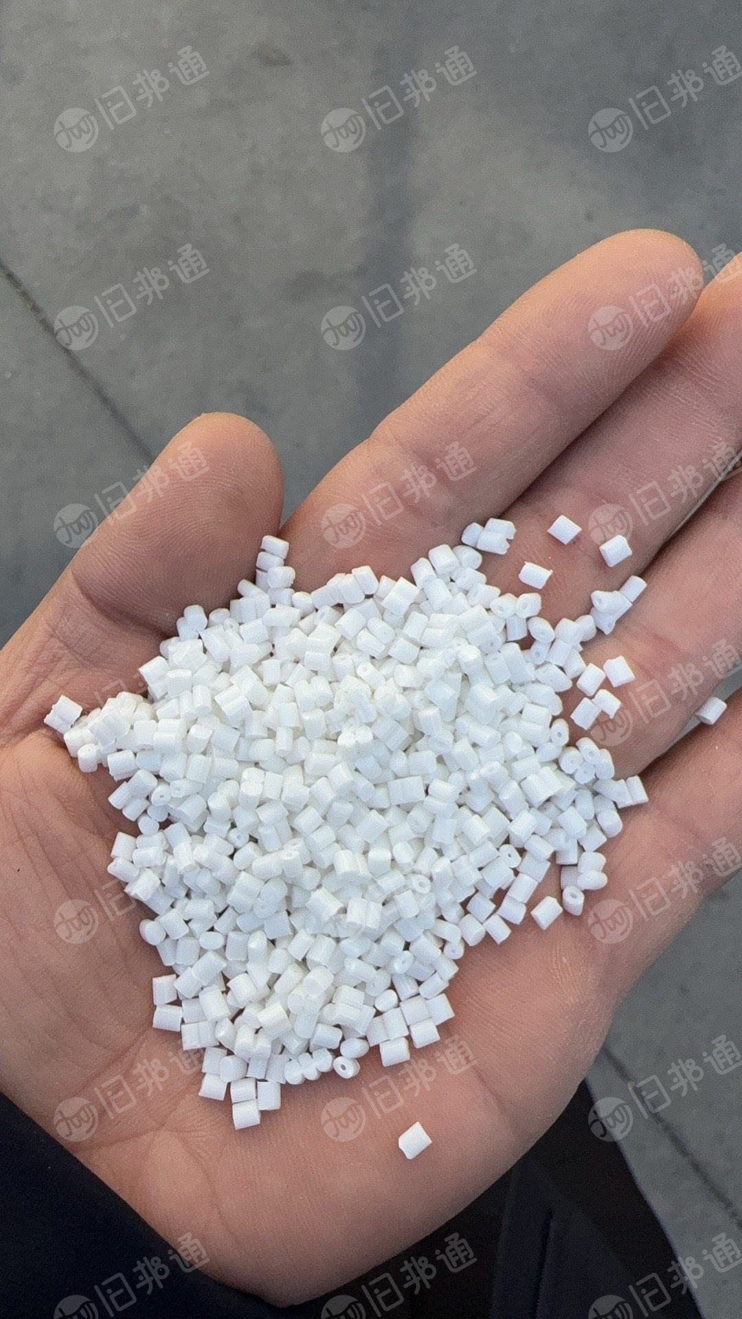 出售PP无纺布颗粒  每月900吨，现货700吨