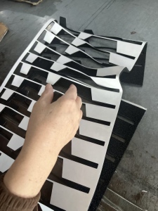 出售EVA边料EPDM废料，EVA背胶的，每天很多量，厂家处理