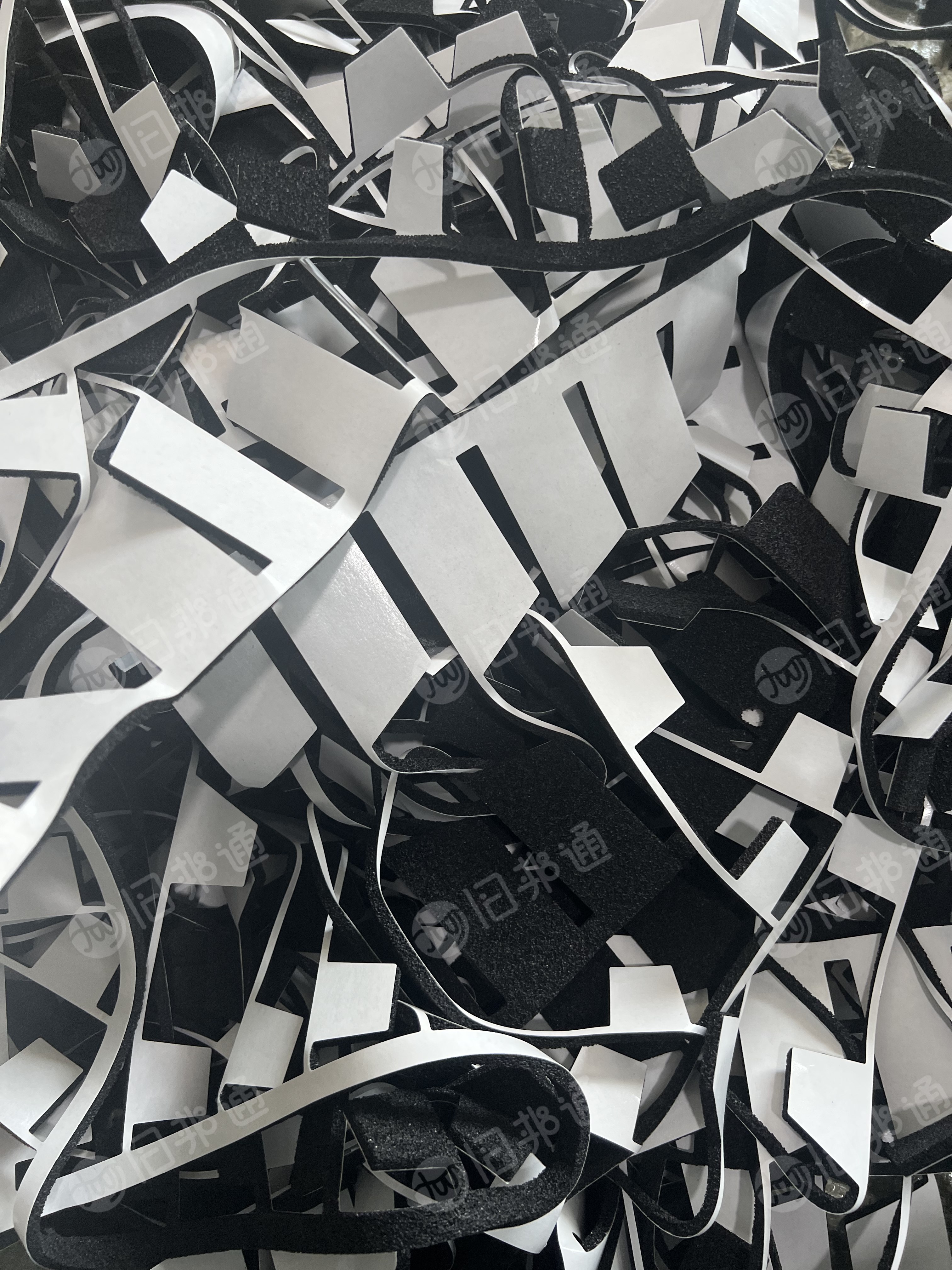 出售EVA边料EPDM废料，EVA背胶的，每天很多量，厂家处理