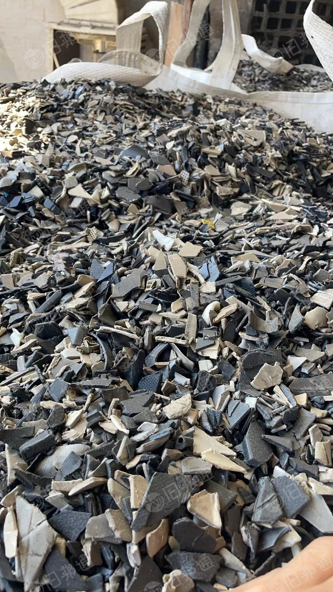 出售PP汽车内饰破碎料，除铁甩干，现货100多吨