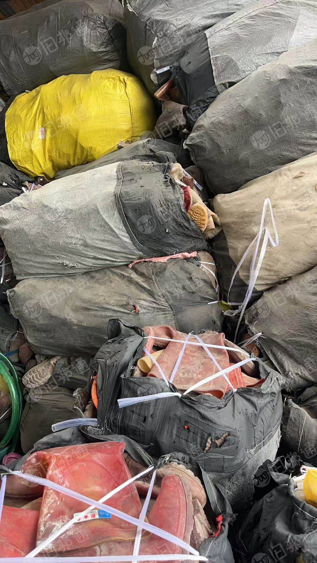 大量出售PVC拖鞋废料，水鞋废料，现货300吨