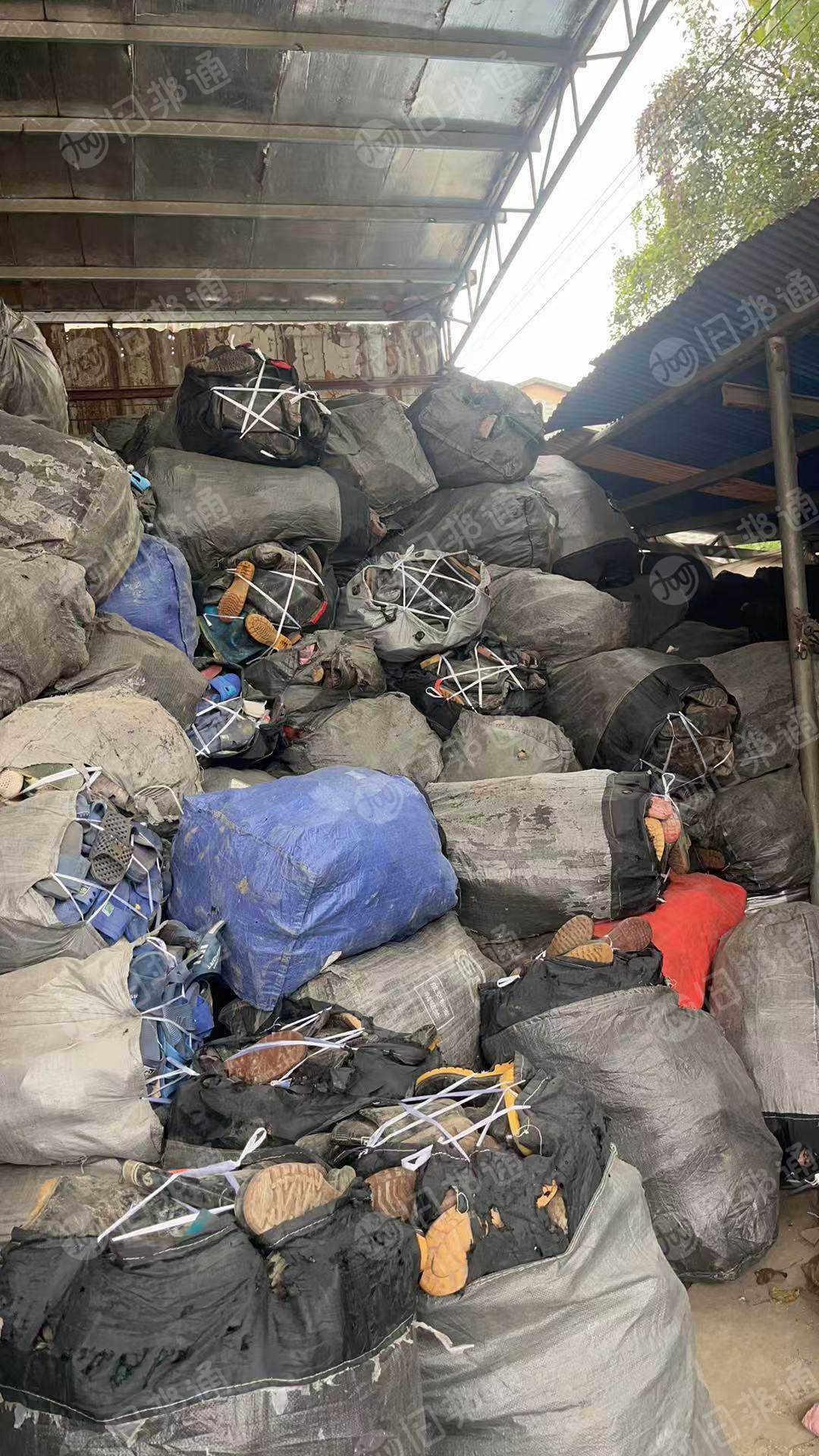 大量出售PVC拖鞋废料，水鞋废料，现货300吨