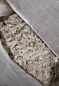 长期出售各种硬质PVC破碎料，PVC大小管破碎料，PVC扣板破碎料，PVC墙板破碎料等