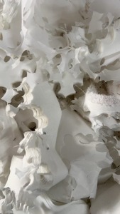 长期出售做仿真花下来的春亚纺废布，春亚纺边角料，可以做开花用，现货二十吨左右