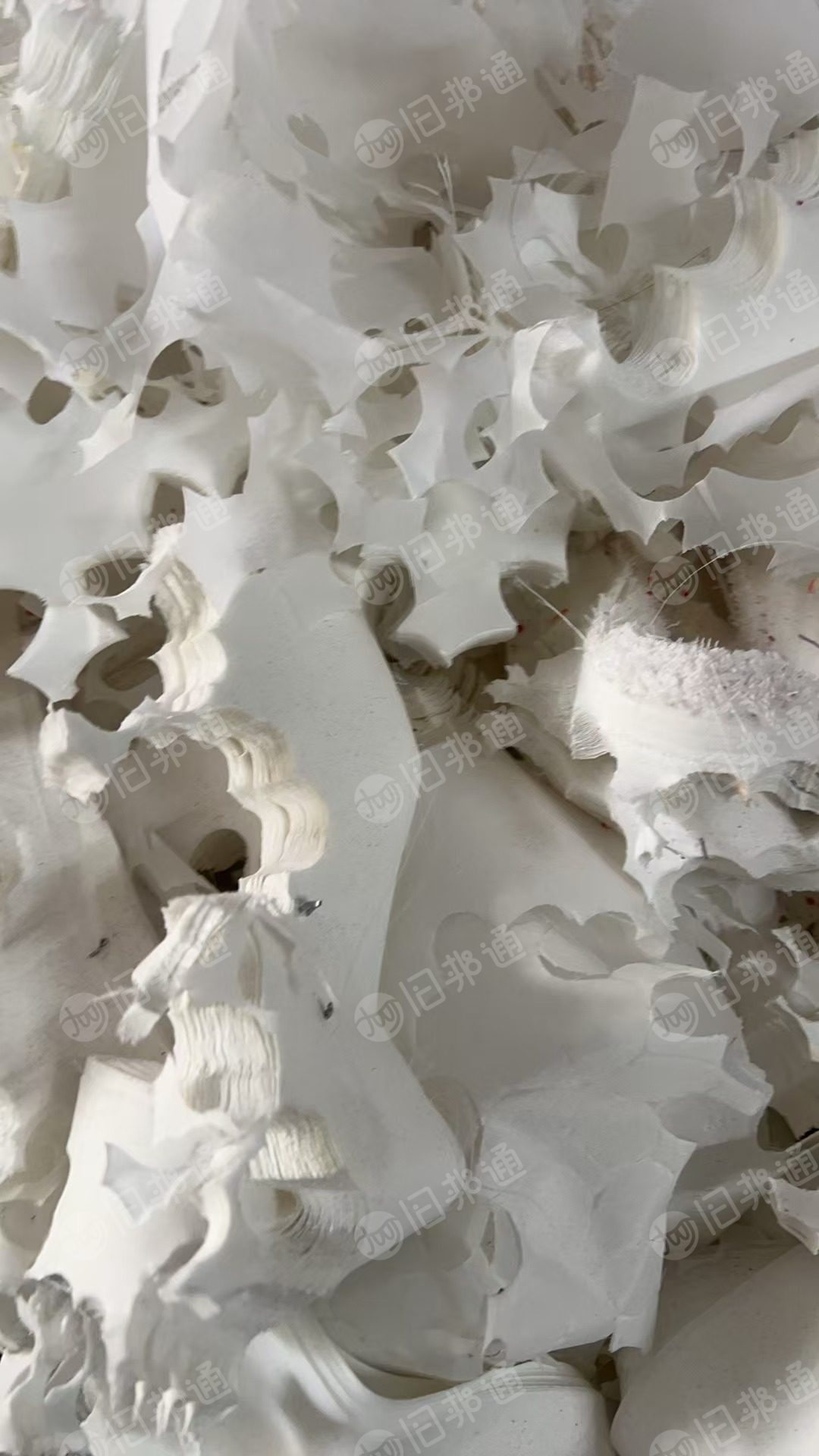 长期出售做仿真花下来的春亚纺废布，春亚纺边角料，可以做开花用，现货二十吨左右