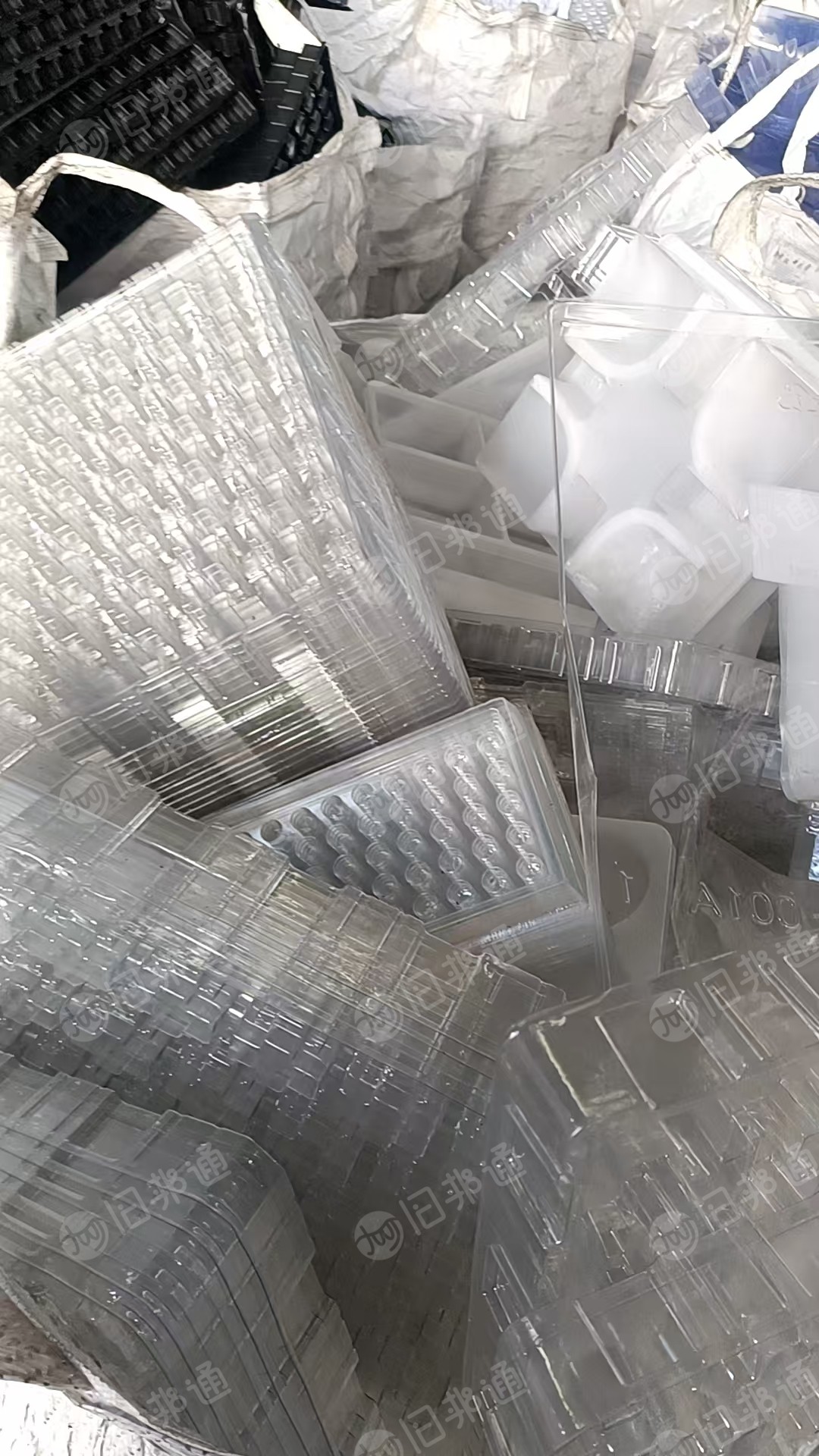 出售吸塑盒毛料,有带油的也有不带油的,分开发布的,月供20吨左右