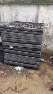 出售pp托盘破碎料，国产的，过28筛网的，沉水料，现货11吨