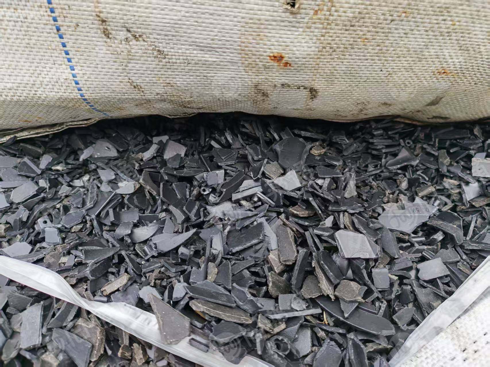 出售pp托盘破碎料,国产的,过28筛网的,沉水料,现货11吨