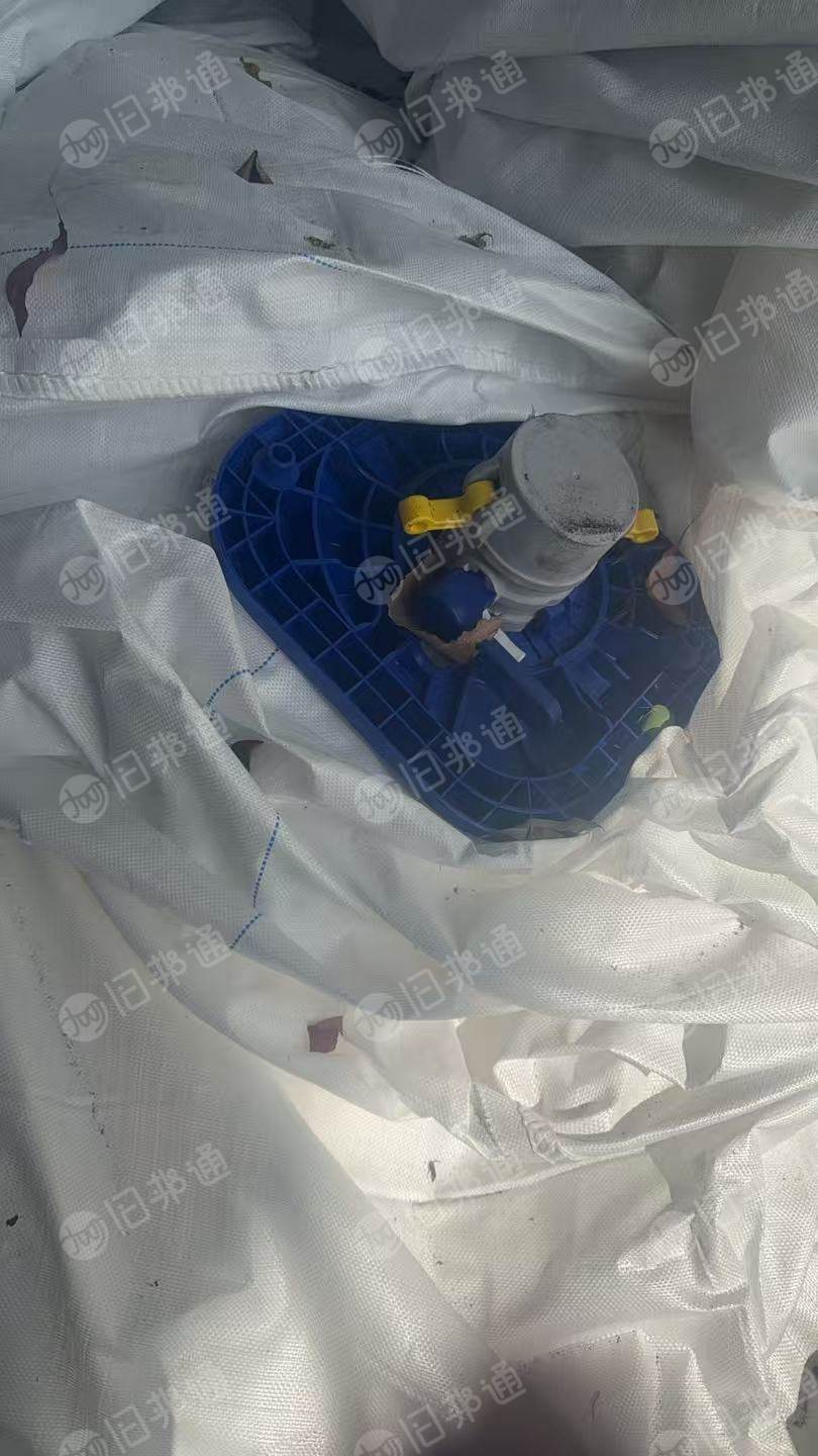 出售大白吨包，含内胆，装化工油下来的，现货8吨