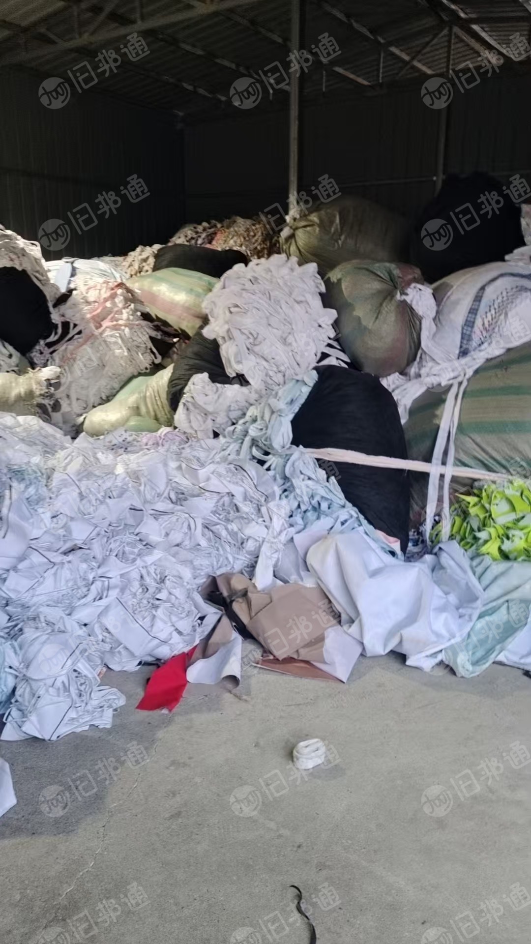 长期出售箱包废布,复合布,氨纶废布,可以造粒,有黑色跟浅色,月供200多吨,货在河北保定