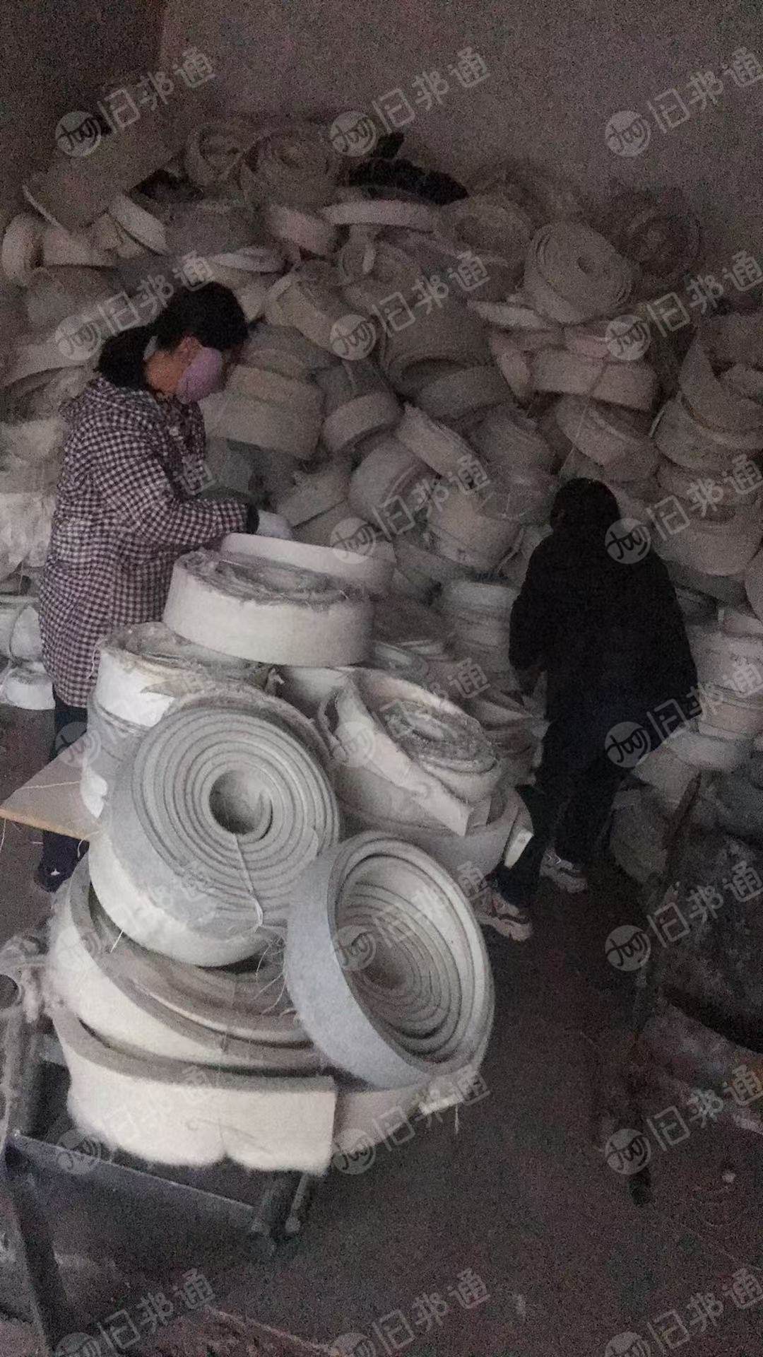 长期出售毛边条，涤锦材质的，含涤纶30，锦纶70，现货几十吨，厂在河北保定