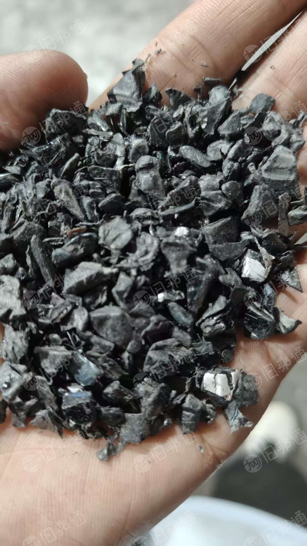 出售保险杠破碎料，现货20吨