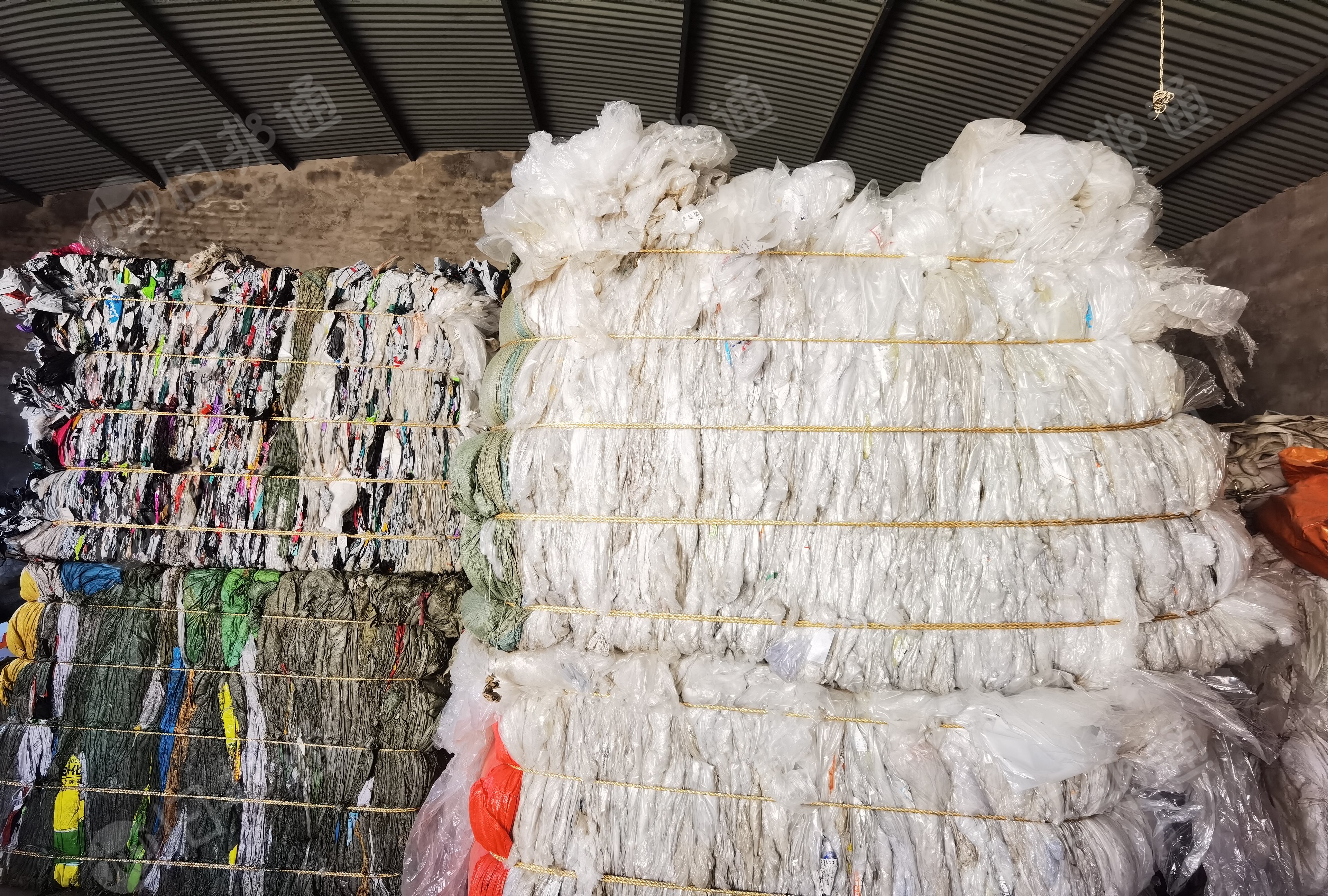 出售干造快递袋，干造高压膜，现货十几吨，月供30多吨