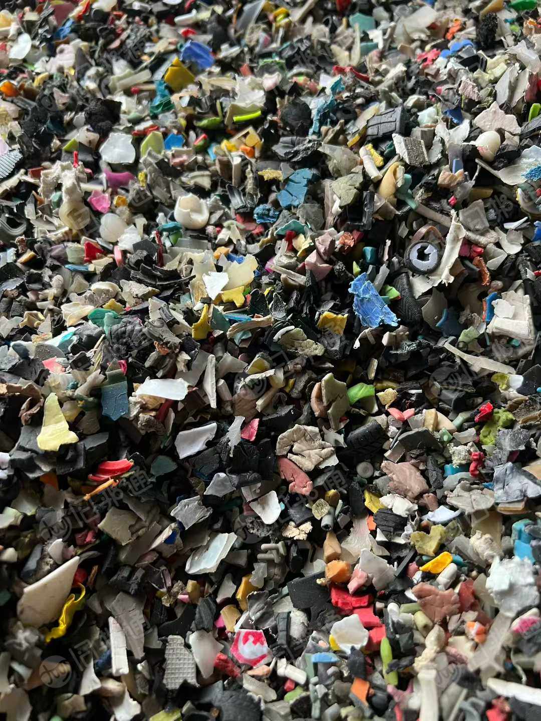 厂家长期回收静电分选橡胶破碎料