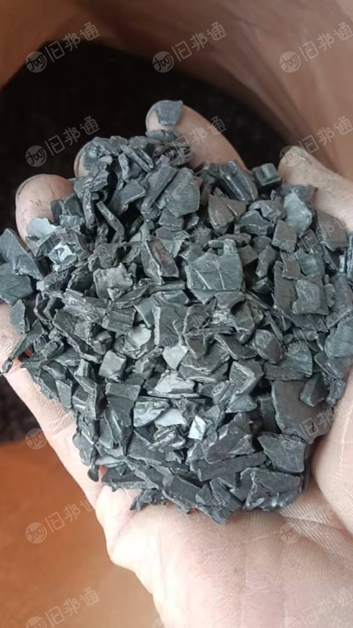 出售黑色PC破碎料，电子厂下来的产品破碎的，冲击10个，月供30几吨