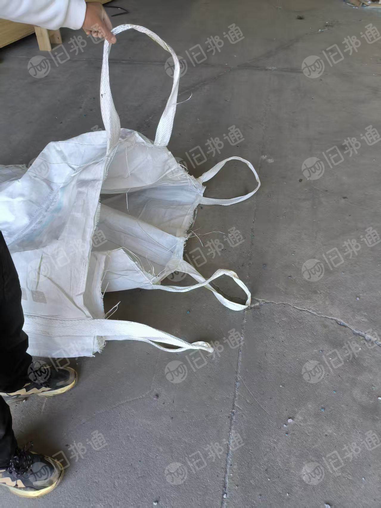 出售二手吨包,规格75*90*100,四吊,现货4千条,装碱下来的,基本没有粉末