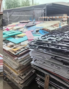 出售亚克力废料，现货十吨左右