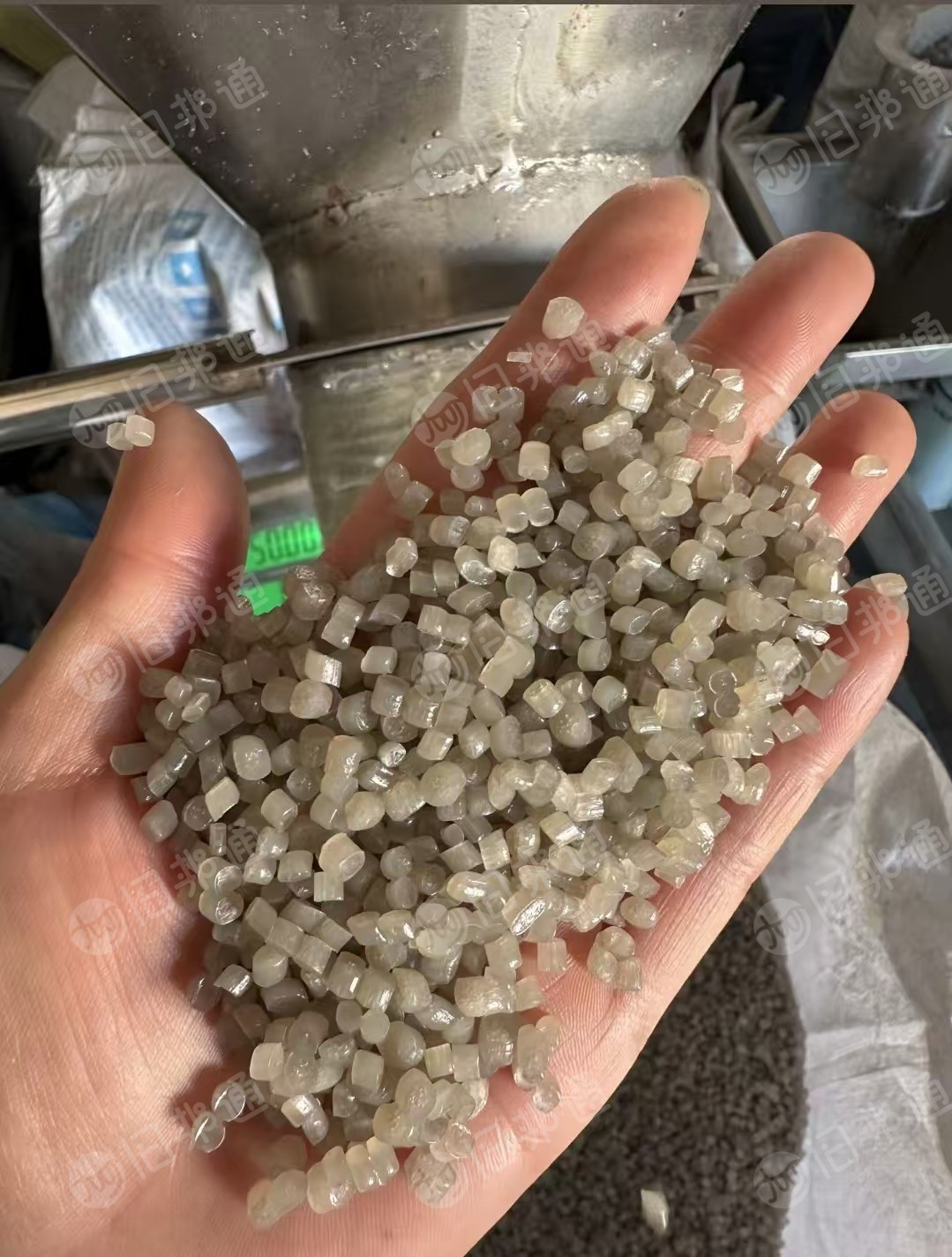 出售水洗缠绕膜颗粒，过5层100目