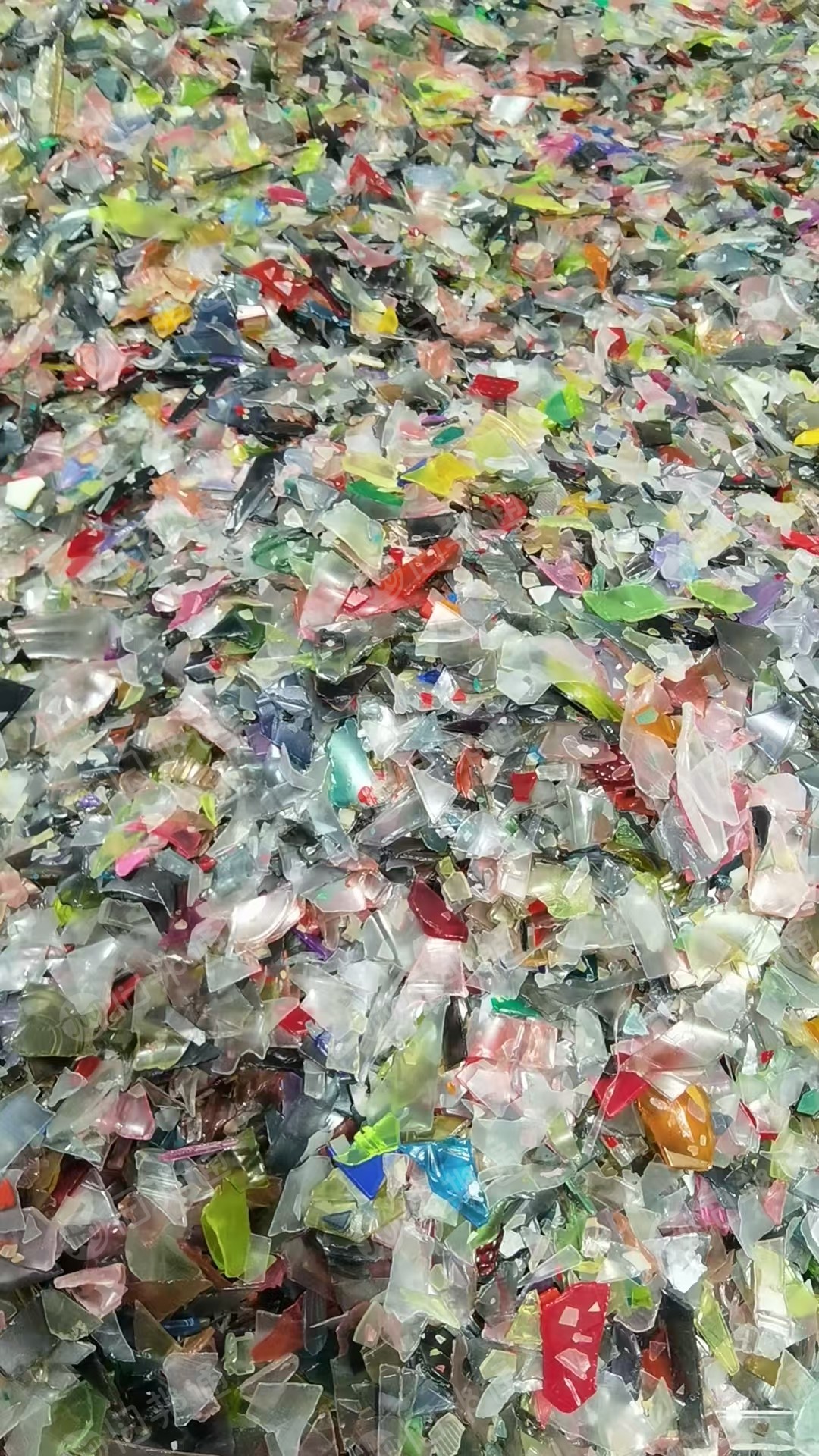 长期出售透明pc破碎料,花透pc破碎料,蓝透pc破碎料,现货够车