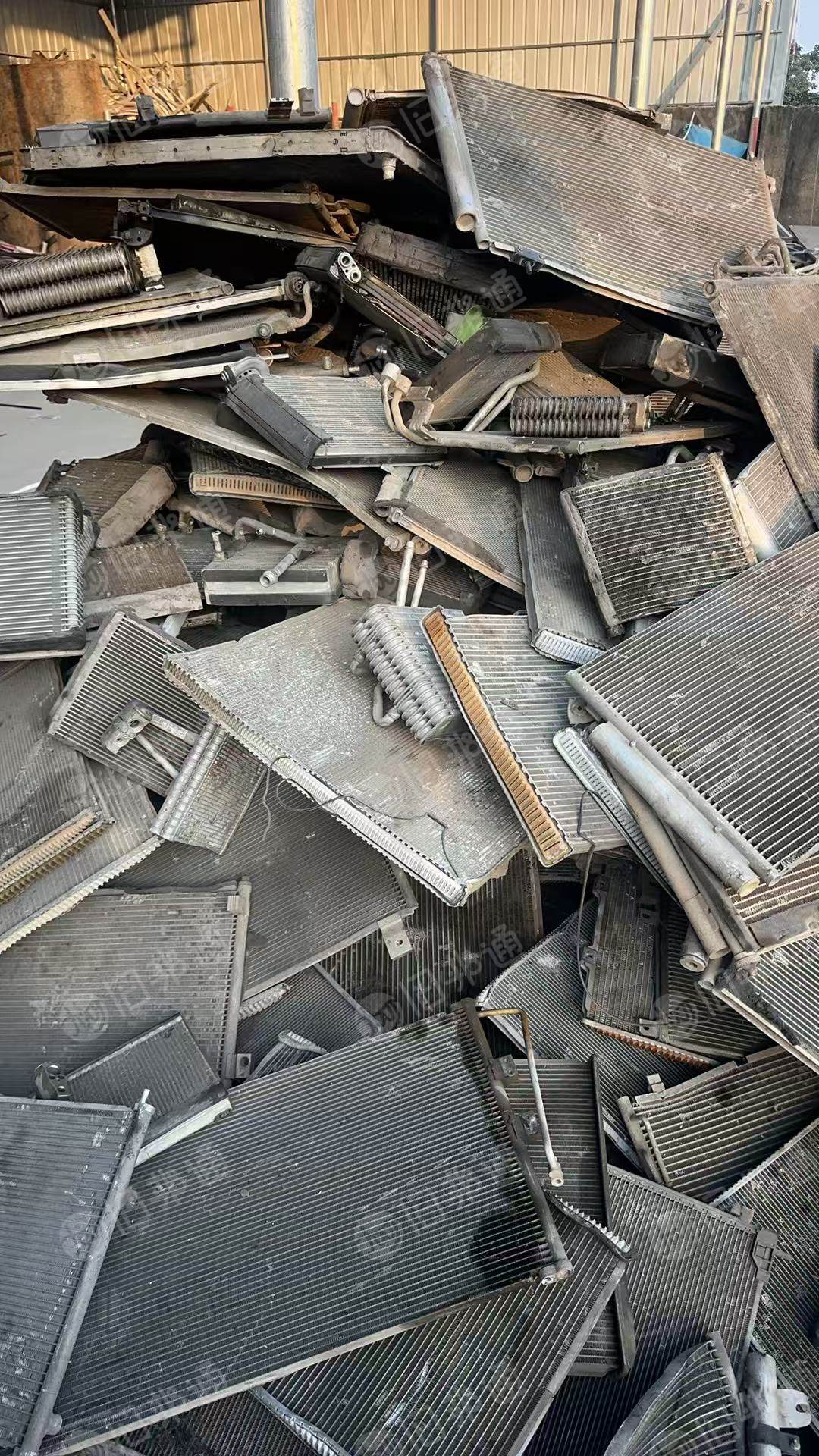 出售小水箱铝废料， 现货5吨