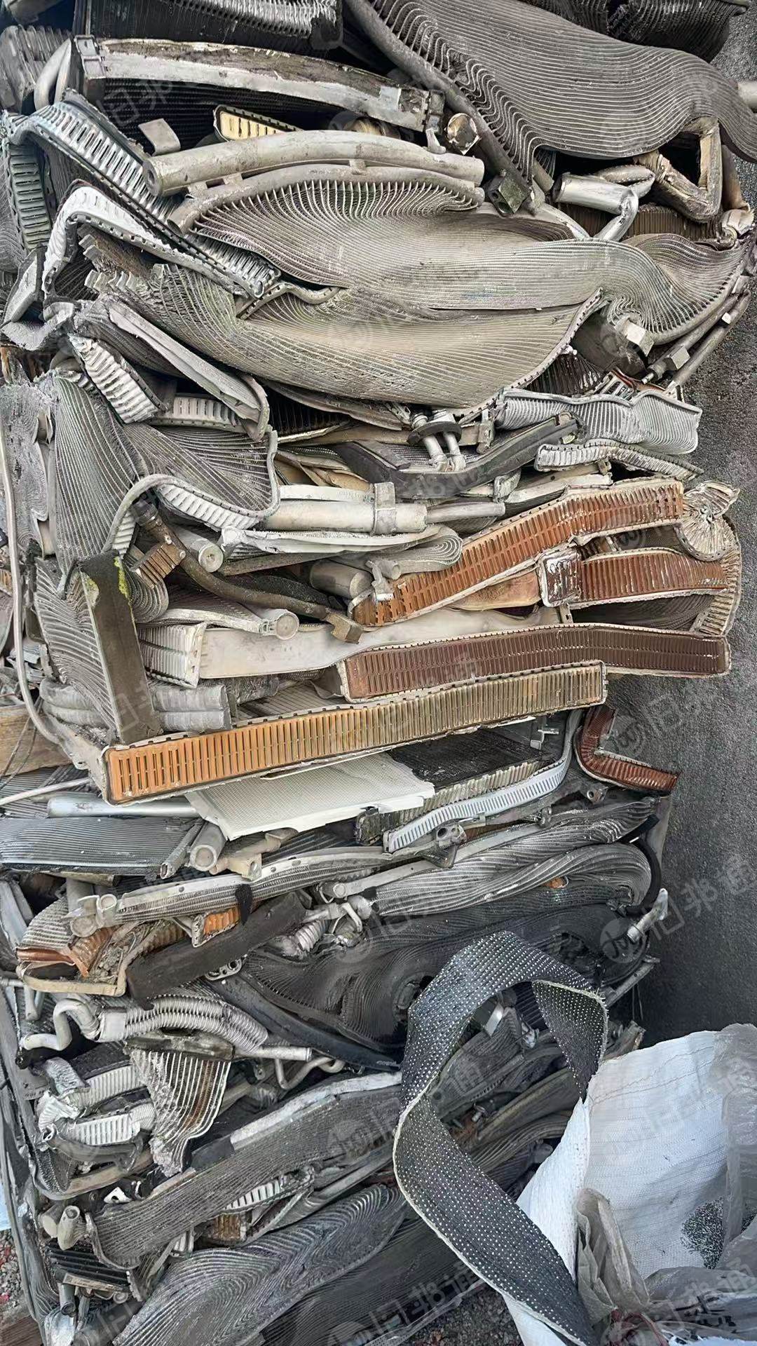 出售小水箱铝废料， 现货5吨