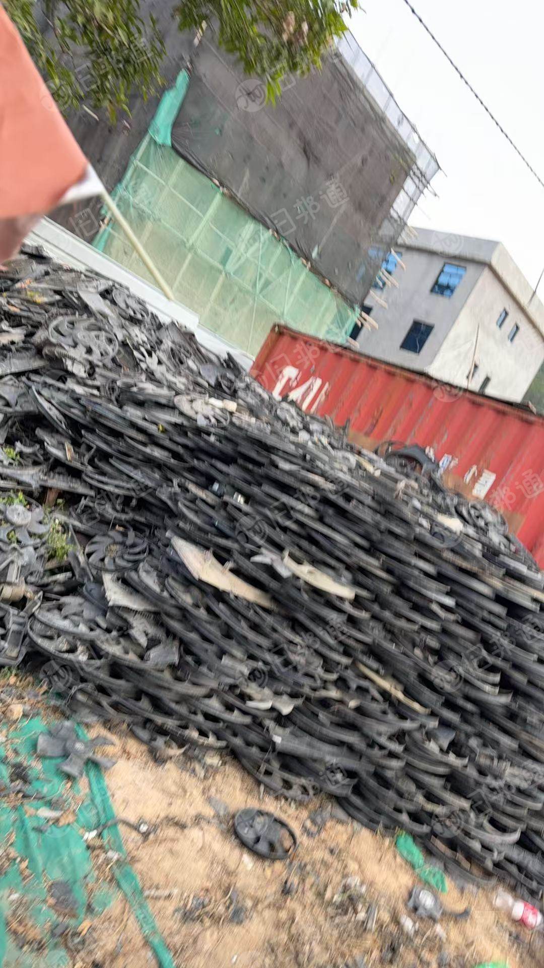 出售尼龙汽车电子扇废料，长期有货