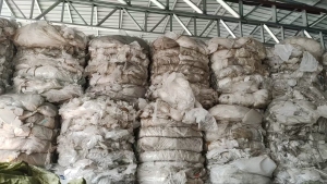 长期出售二级高压膜废料，每天一挂车