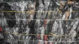 出售吨包废料，白吨包和黑吨包都有