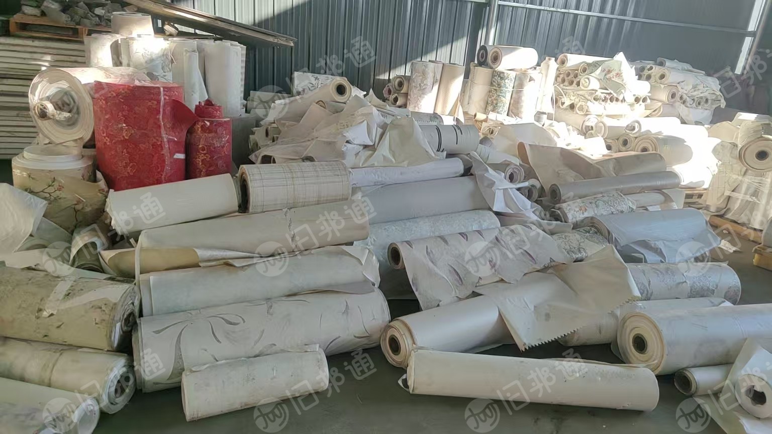 出售PVC墙纸废料，月供20-30吨