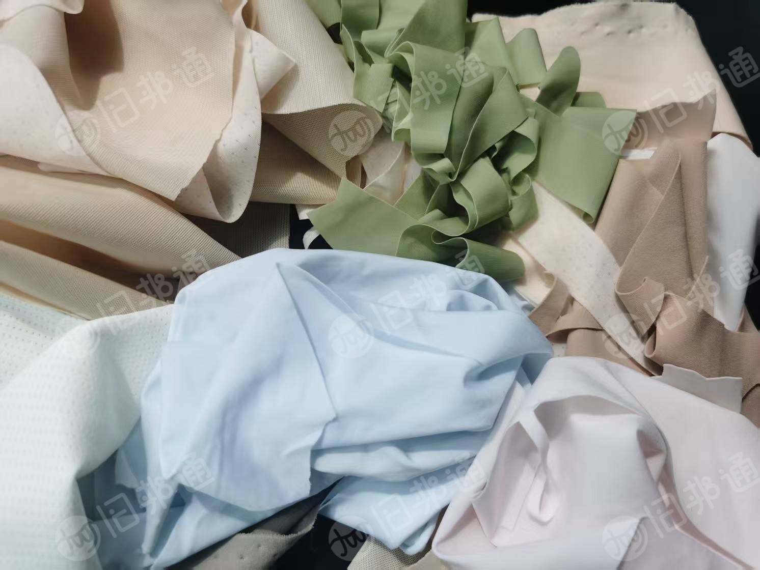 长期出售从内衣厂，瑜伽裤厂下来的锦氨废布，锦氨边角料，统货走，现货50吨左右