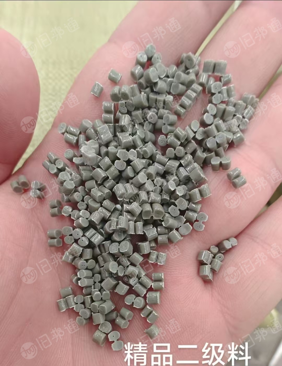 长期出售二级高压膜颗粒，过100目