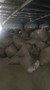 长期出售单六尼龙废丝，锦纶废丝，有白色和杂色，现货有几十吨，货在江苏宿迁