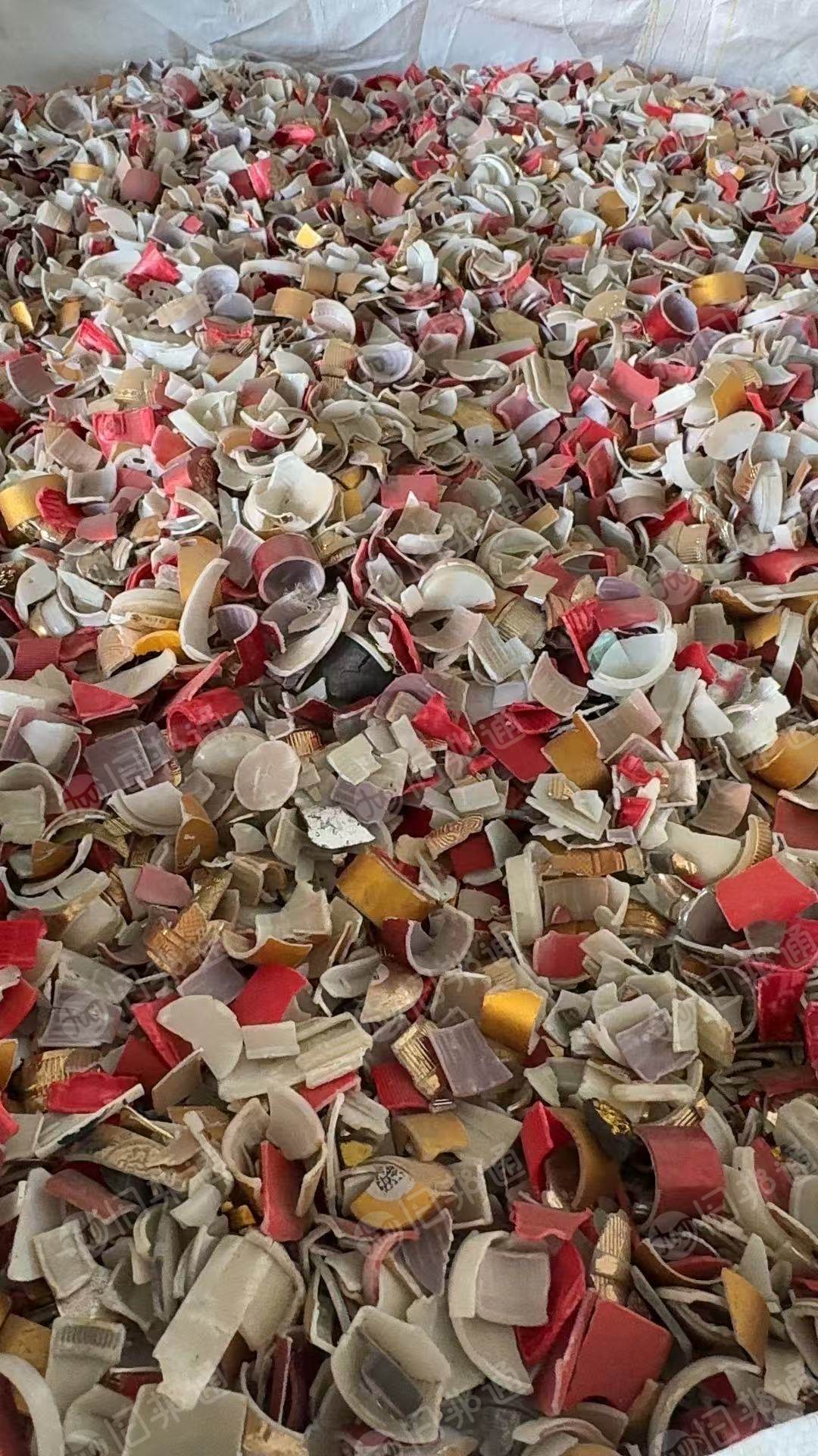 出售ABS酒瓶盖破碎料，月供1挂车以上