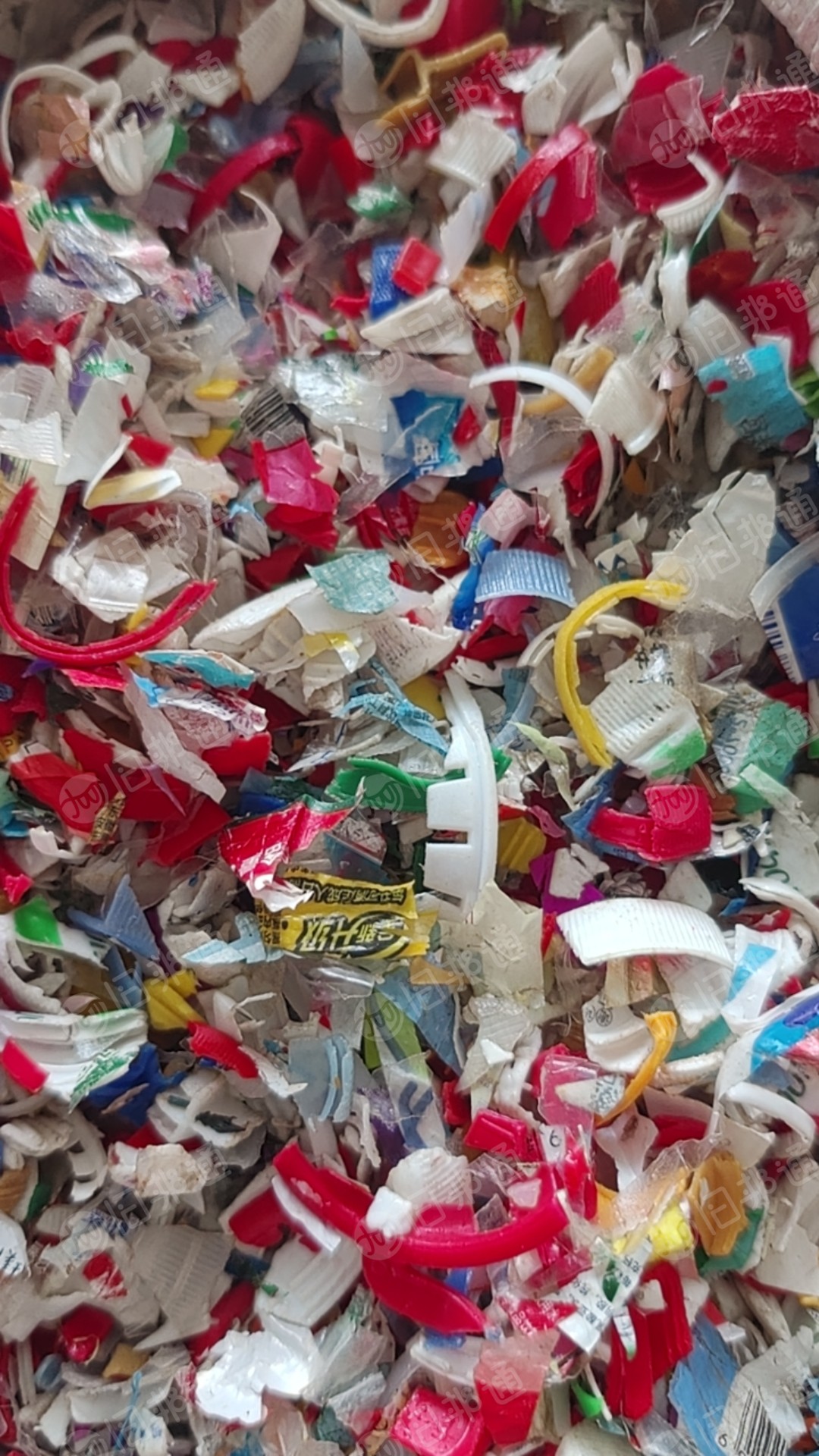 出售PET瓶盖破碎料，现货40吨