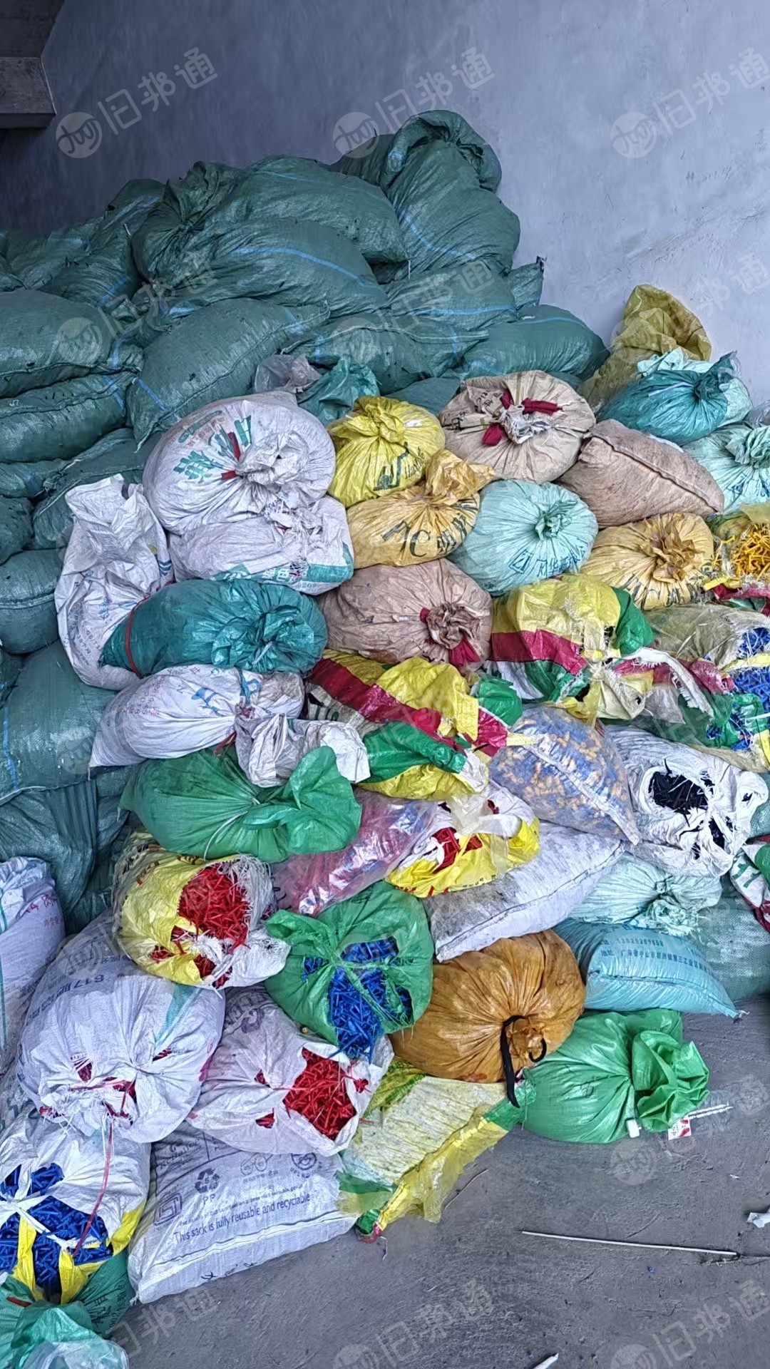 出售PVC水口料，以黑色为主，现货18吨