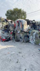 长期出售废布统货黑料燃烧料，每天有200吨，都是压好包的，货在浙江温州