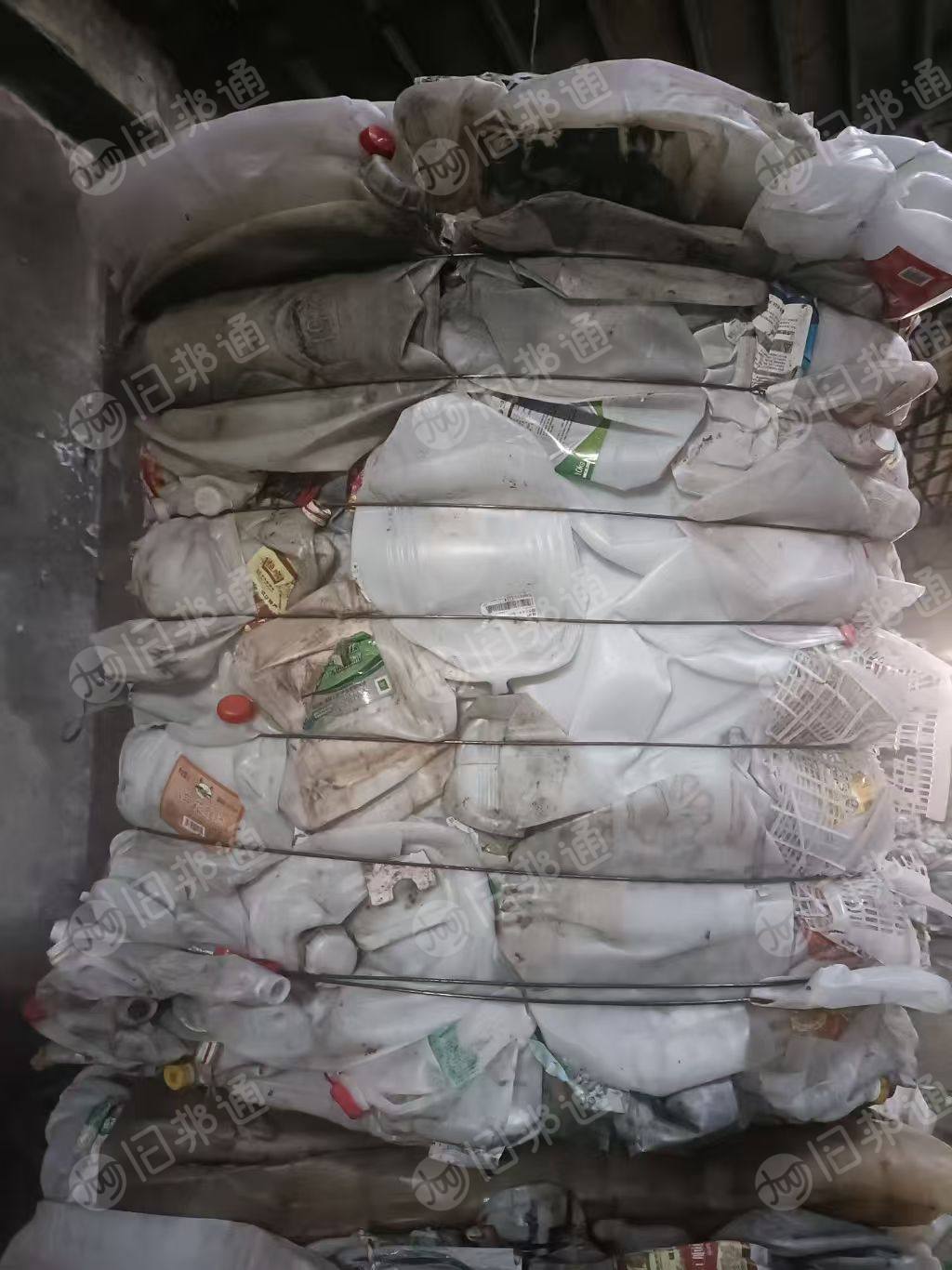 出售尿素桶压块，室内货，现货10吨