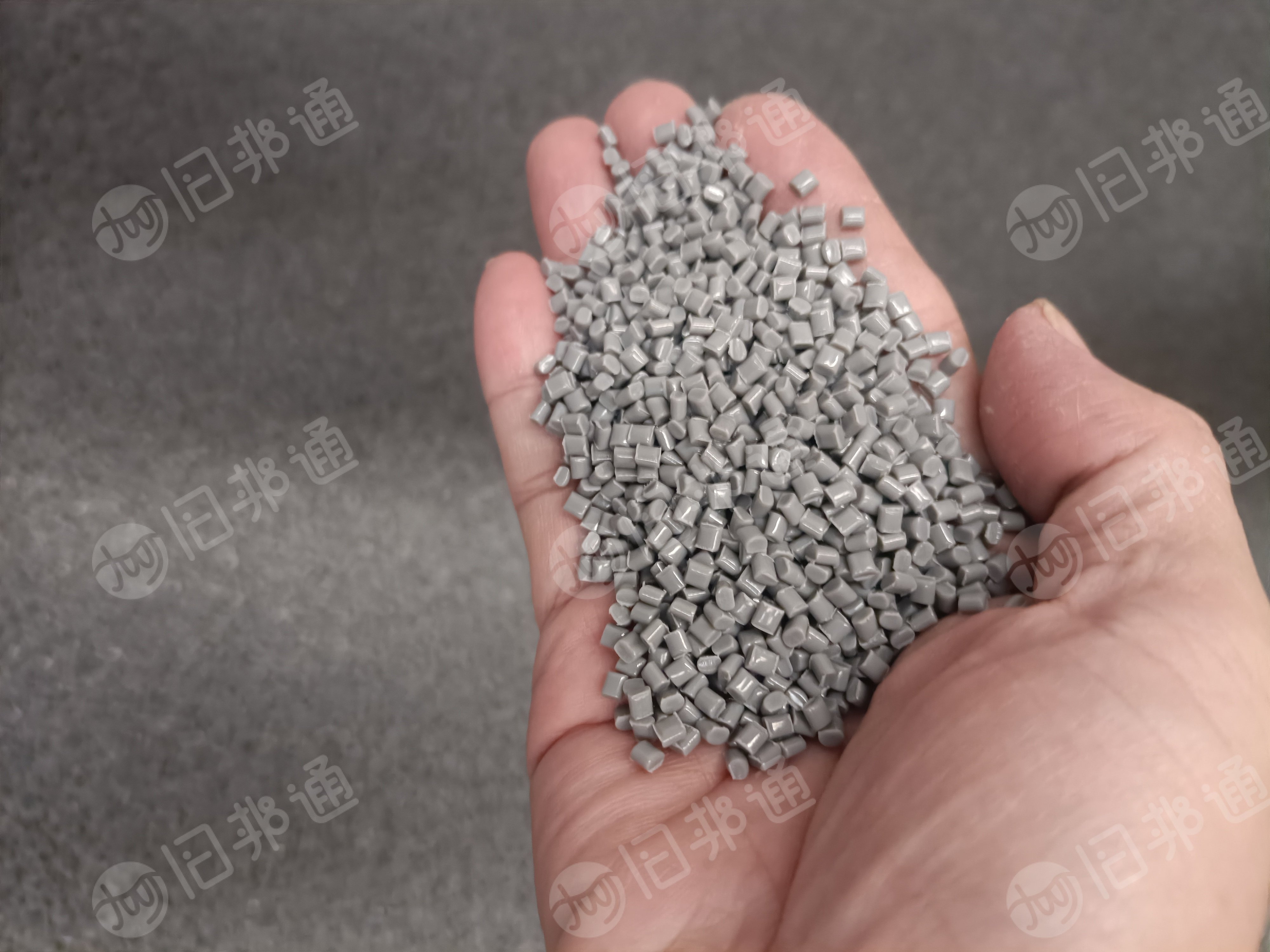 求购干造杂色纯高、低压膜，轮胎膜，需求量100多吨 ，出售高低压颗粒