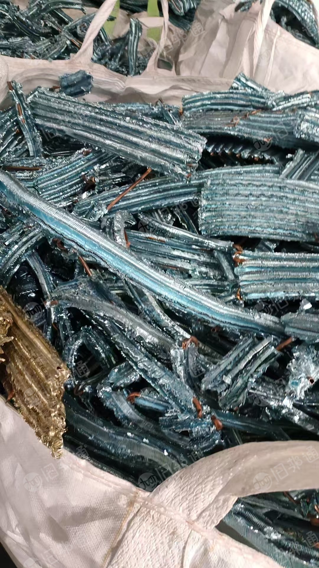 出售铝包铜，铜30%，铝70%，30个吨包。随时看货