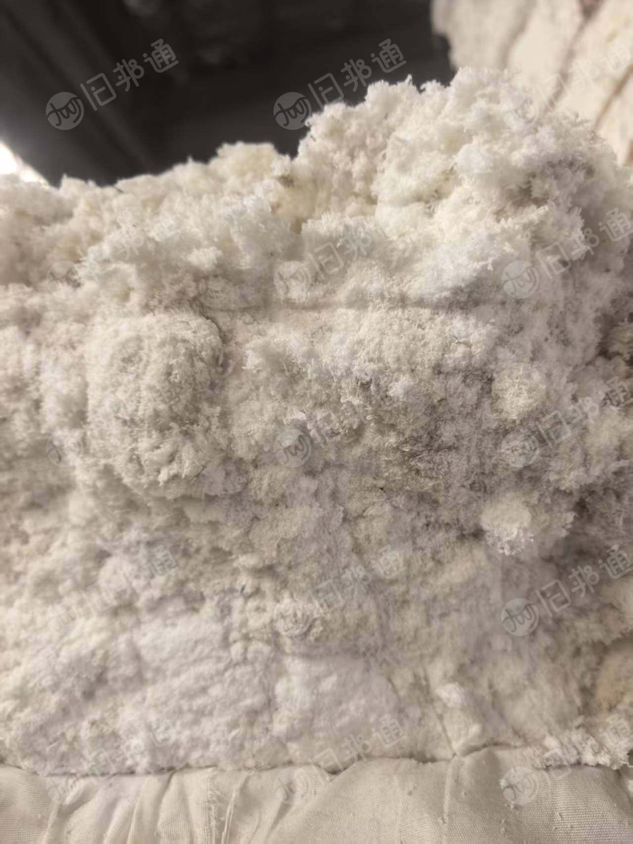 长期大量回收纺织厂水磨毛料，涤纶磨毛料，涤纶毛毛料。