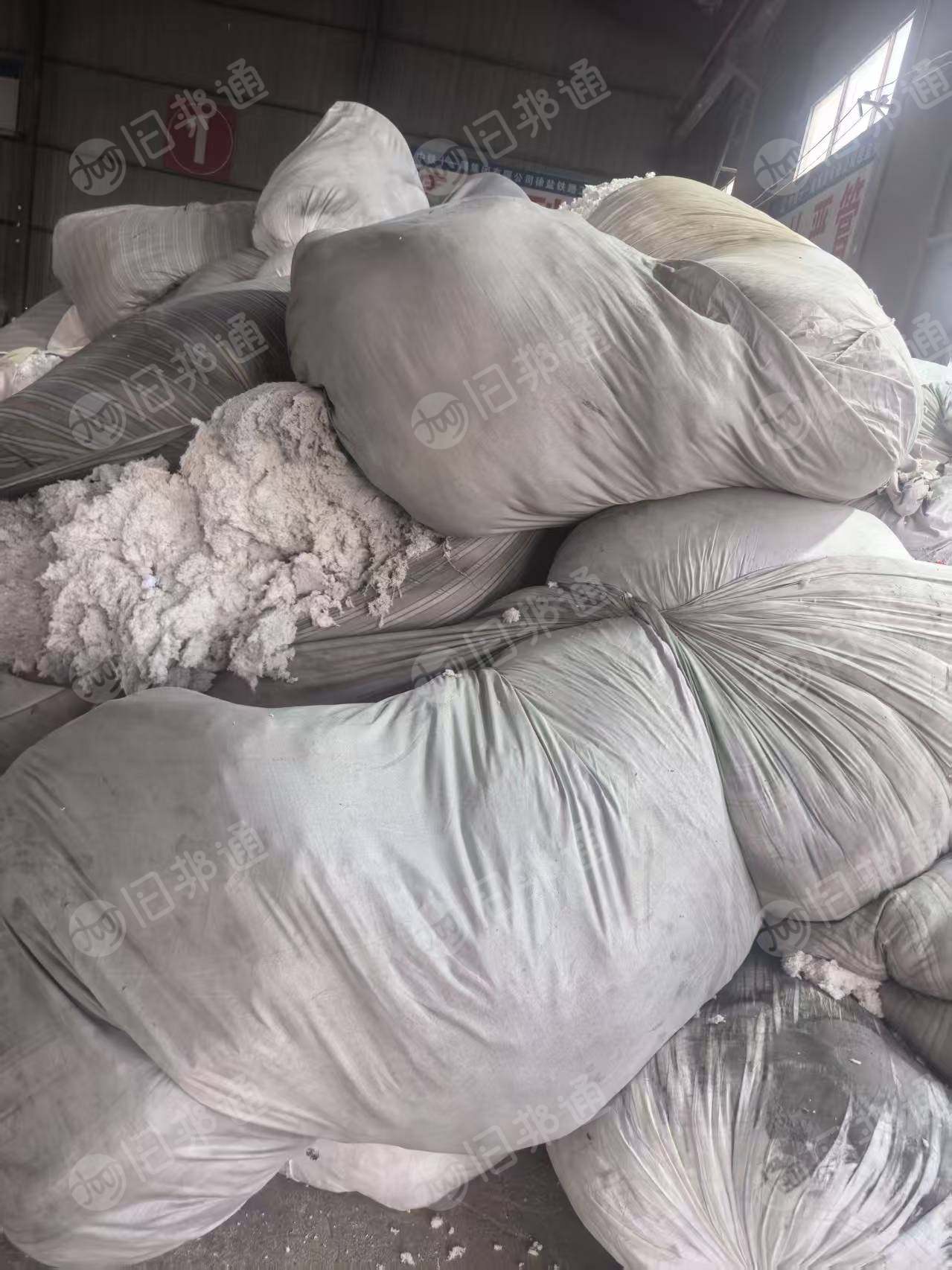 长期大量回收纺织厂水磨毛料，涤纶磨毛料，涤纶毛毛料。